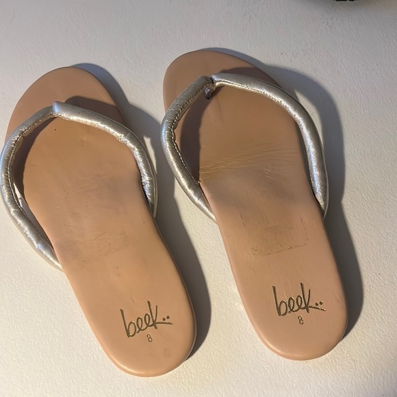 Beek Flip Flops - Picture 1 of 3